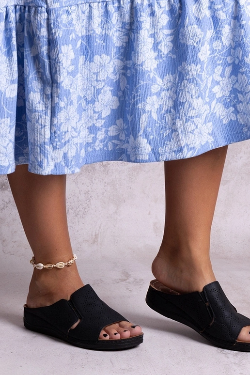 Sorte perforerede Marouna flip-flops