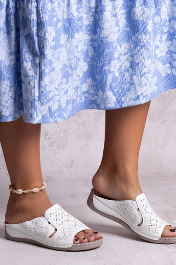 Marouna hvide perforerede flip-flops
