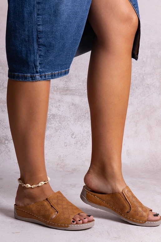 Claquettes perforées Marouna Brown Claquettes perforées Marouna Brown