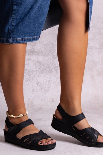 Areja sorte sandaler med...