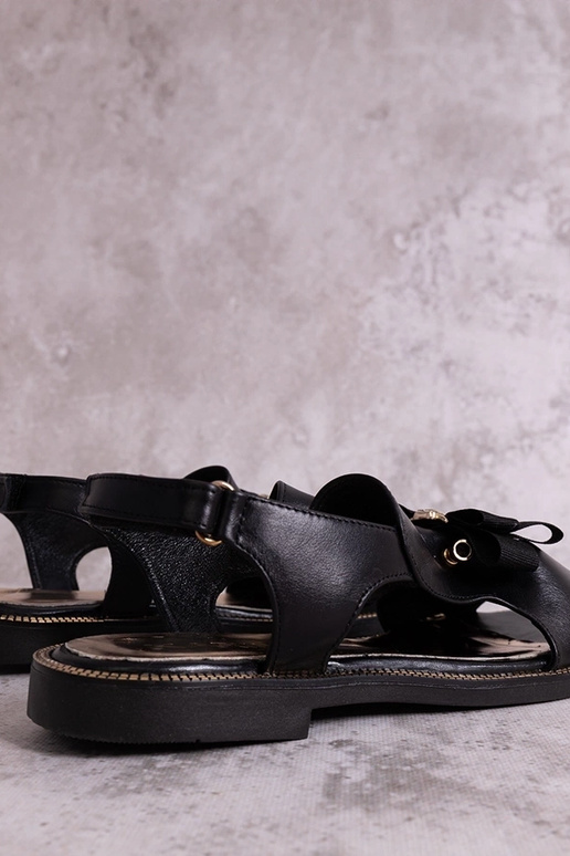 Sandales noires avec nœud et zircon... Sandales noires avec nœud et zircon...