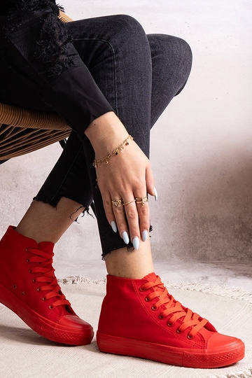 Baskets montantes rouges...