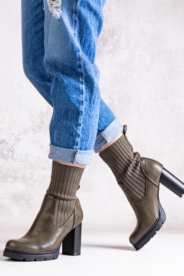 Bottines vertes à talon... 2