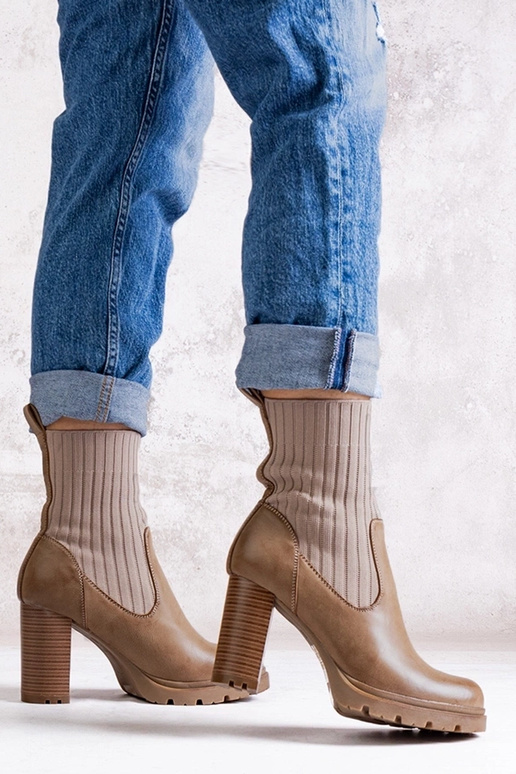 Bottines beige foncé à talon bloc en...