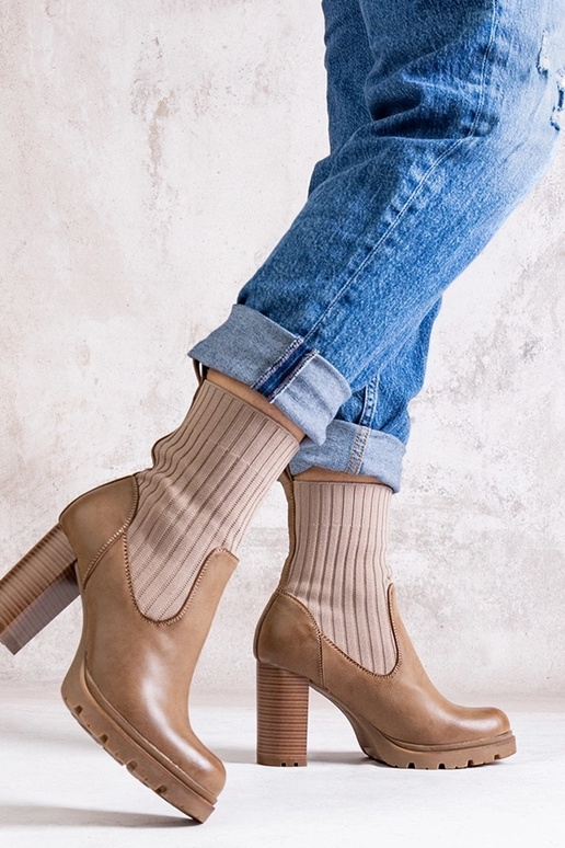 Dunkelbeige Stiefeletten mit...