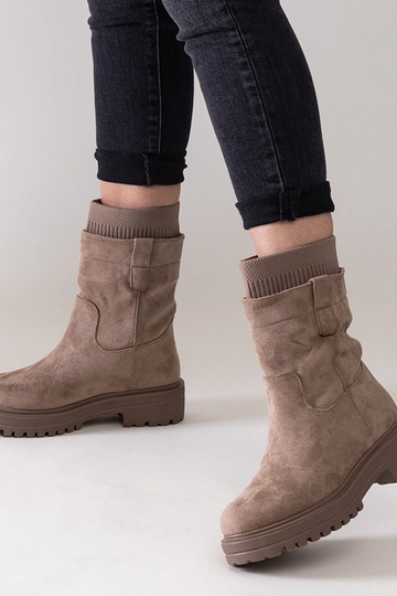 Beige instap enkellaarsjes...