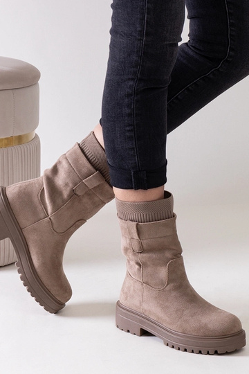 Beige Slip-On Stiefeletten... 2