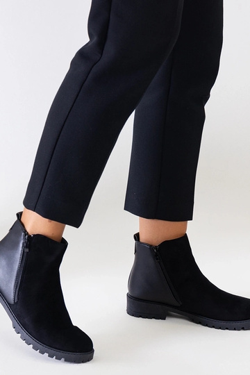 Bottines compensées noires en daim synthétique Kirla