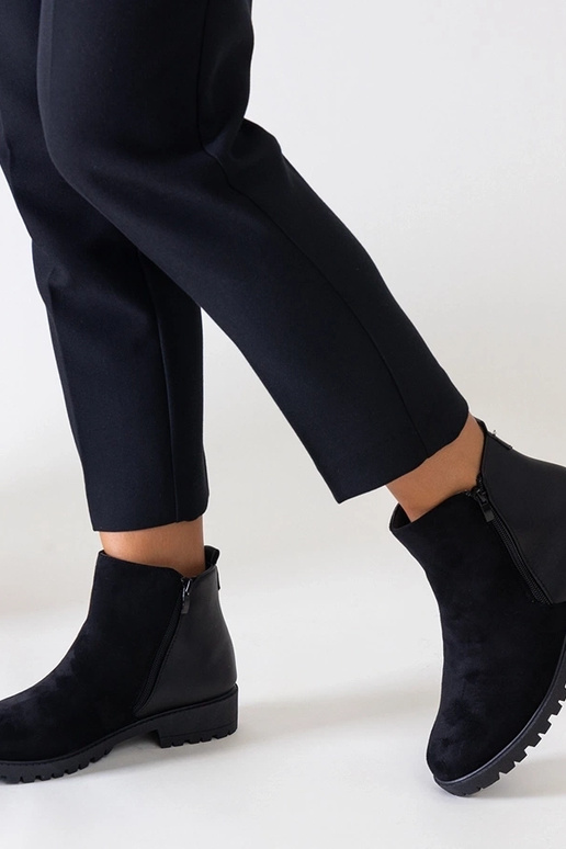 Bottines compensées noires en daim...