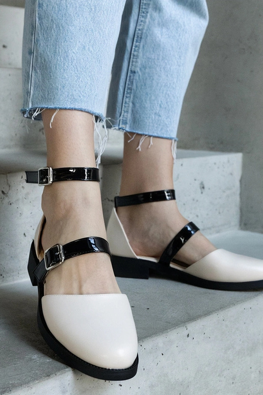 Ballerines beiges avec boucle Josiane