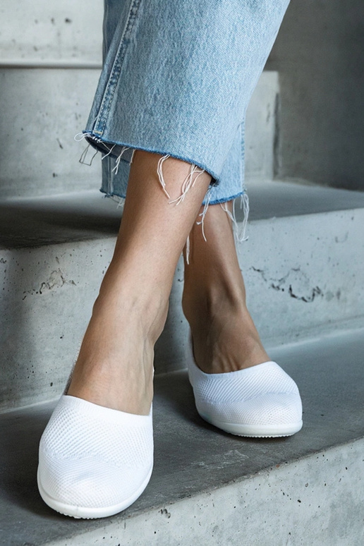 Weiße Ballerinas aus Stoff von...