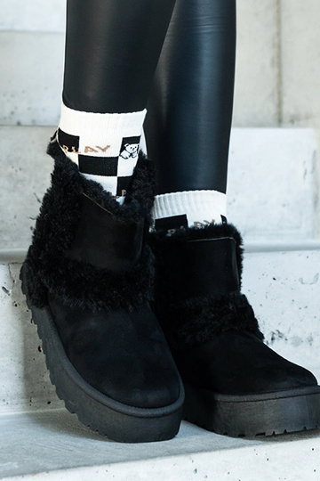 Schwarze Schneestiefel aus... 2