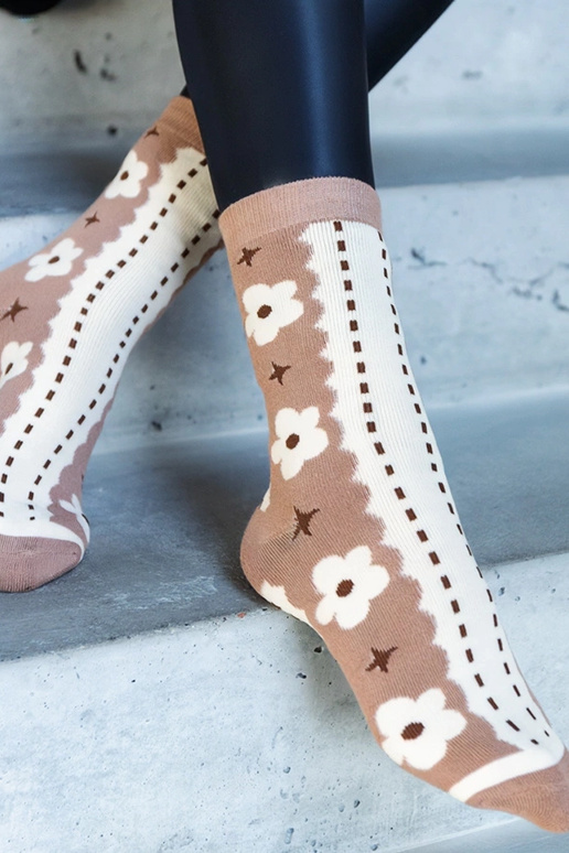 Chaussettes chaudes noires et... Chaussettes chaudes noires et...