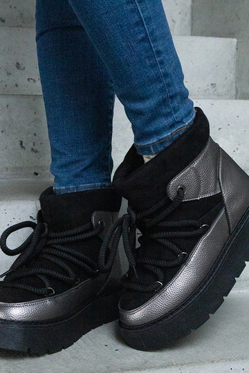 Bottes de neige à plateforme doublées de fourrure noire par Sapphi 2