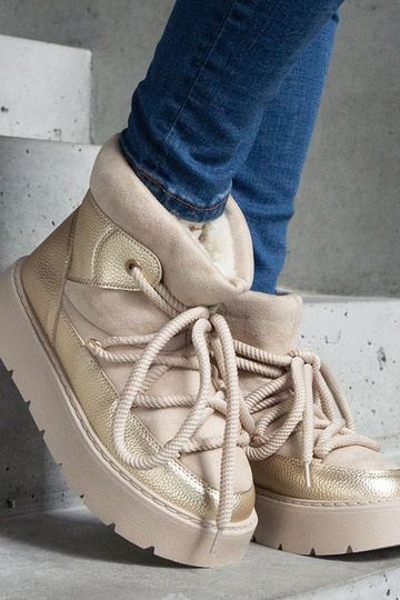 Beigefarbene Schneestiefel mit Fellfutter von Sapphi