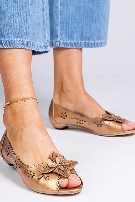 Gouden open balerina's met open neus... Gouden open balerina's met open neus...