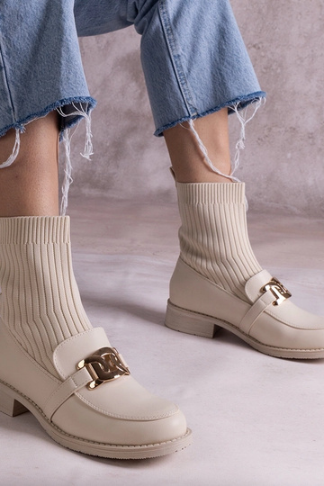 Bottines beiges avec tige...