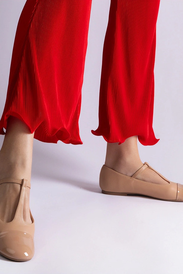 Ballerines en cuir verni beige avec fermeture à boucle Gloriana 2