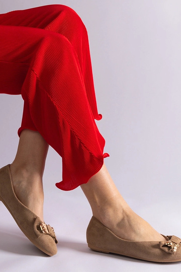 Ballerines marron ornées d'un noeud et d'une broche Esdras