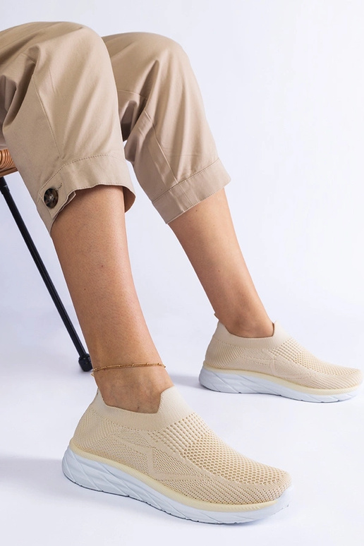 Beige Slip-On Sportsneakers Aquilina Beige Slip-On Sportsneakers Aquilina