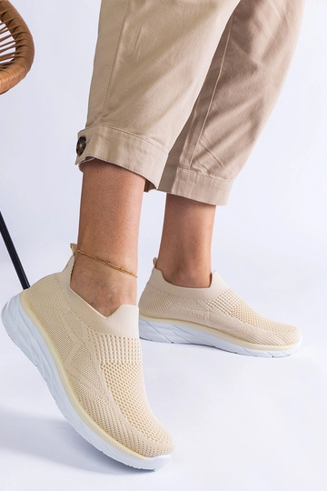 Beige instapsneakers... 2