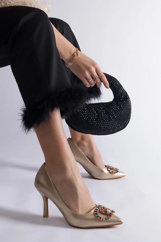 Goldene Pumps mit bunten Zirkonen...