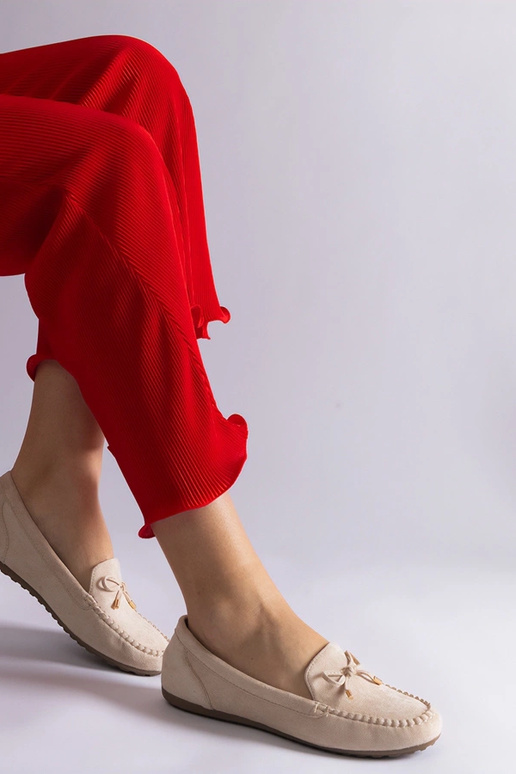 Mocassins en daim beige avec noeud Treja Mocassins en daim beige avec noeud Treja