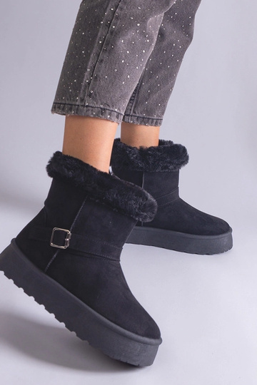 Bottes de neige noires... 2