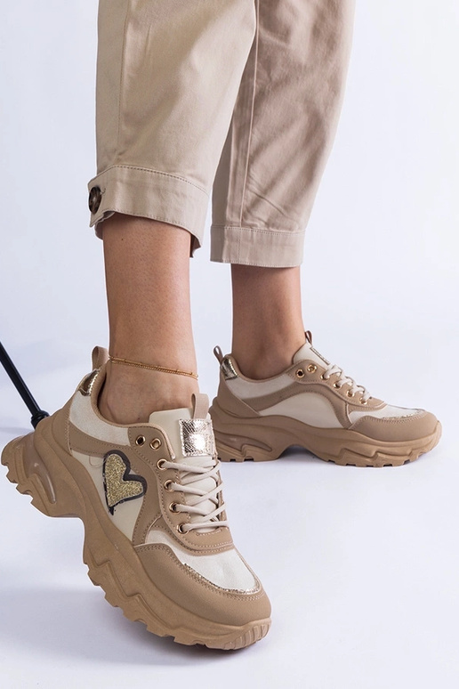 Martinez‘ braune Plateau-Sneaker mit...