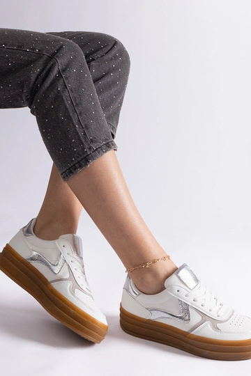 Weiße und silberne Sneaker mit Gummisohle Quica 2