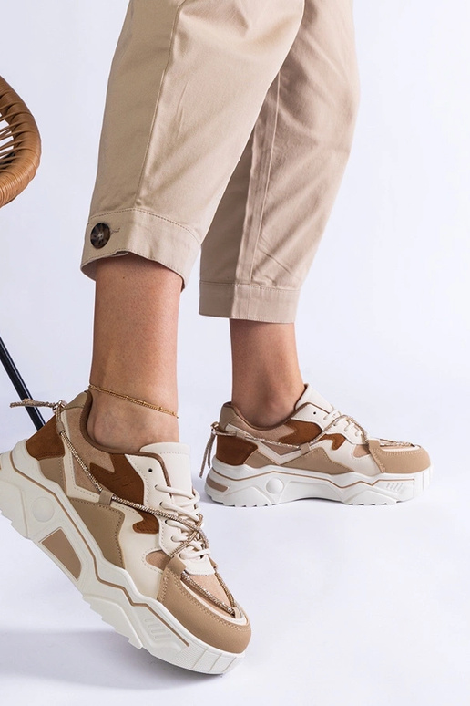 Brune sneakers dekoreret med Valdez...