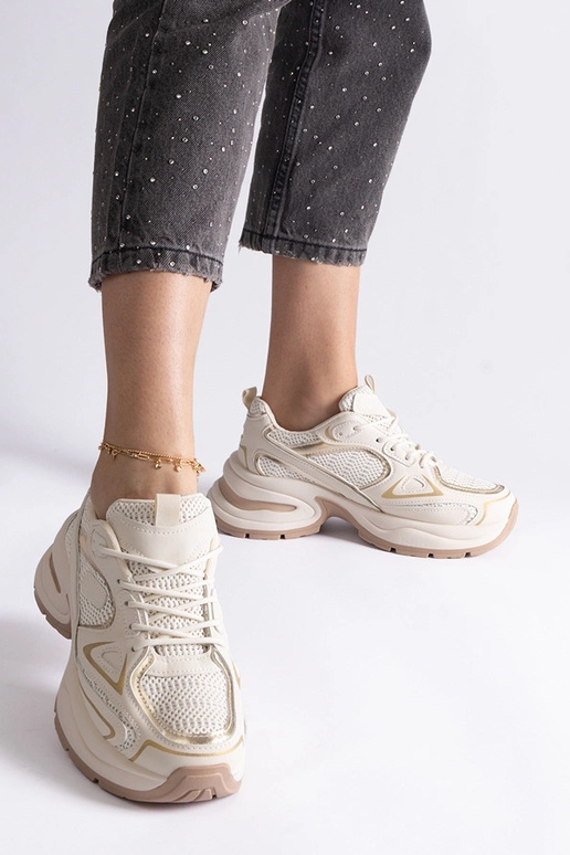 Beige sneakers med en massiv Adom-sål