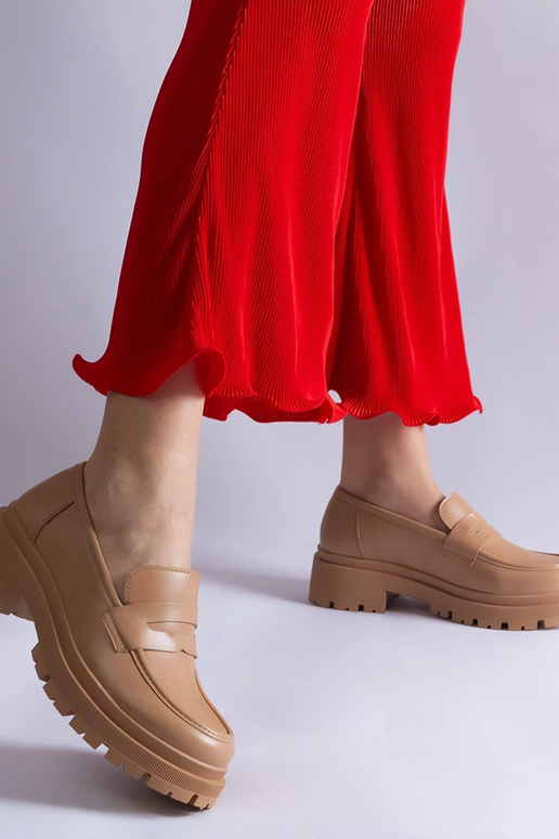 Mørke beige mokkasiner lavet af...