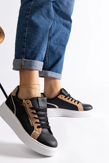 Baskets de sport noires... 2