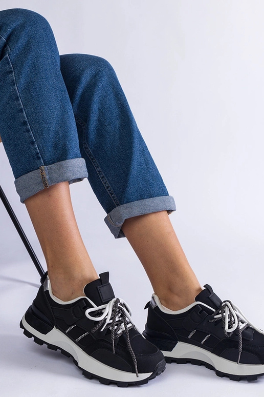 Baskets de sport noires pour femmes... Baskets de sport noires pour femmes...