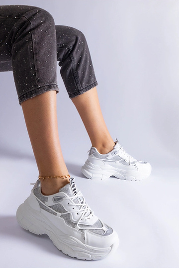 Weiße Sneakers mit...