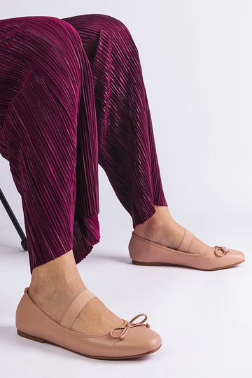 Beige balletlejligheder med...