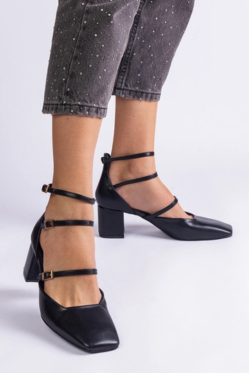 Schwarze Pumps mit...