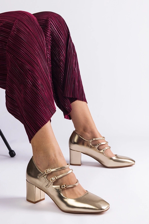 Guld pumps med blokhæl og dekorative... Guld pumps med blokhæl og dekorative...