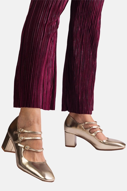 Goldene Pumps mit Blockabsatz und... Goldene Pumps mit Blockabsatz und...