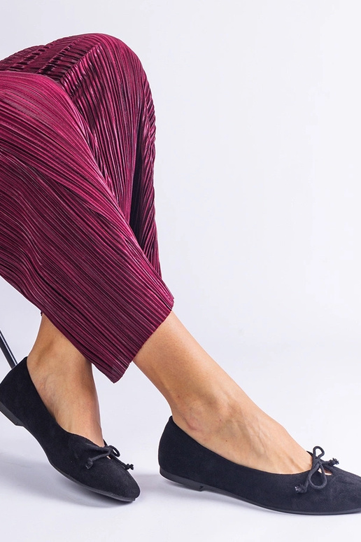 Ballerines noires avec nœud décoratif...