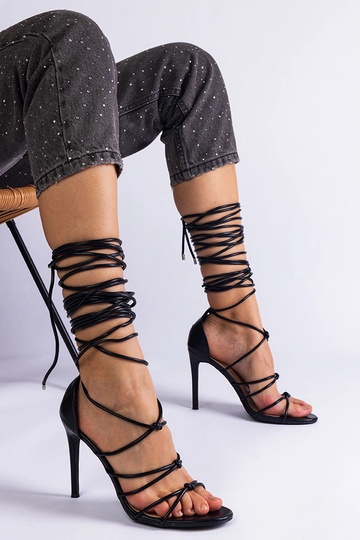 Fortado schwarze High-Heel-Schnürsandalen