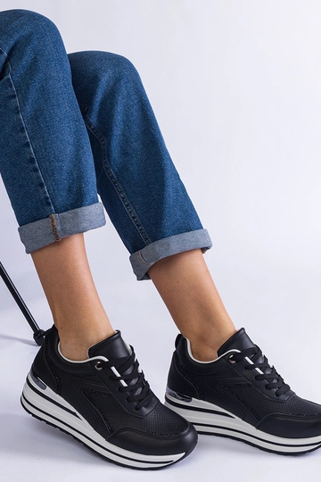 Schwarze Plateau-Sneaker... 2