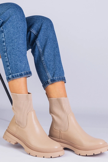 Braune Stiefeletten mit Obermaterial aus Stoff Kalvaria