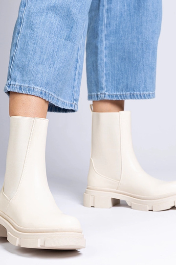 Bottines beiges avec tige...