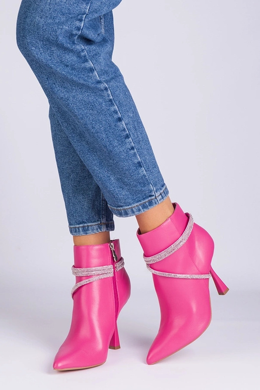 Bottines à talons hauts roses...