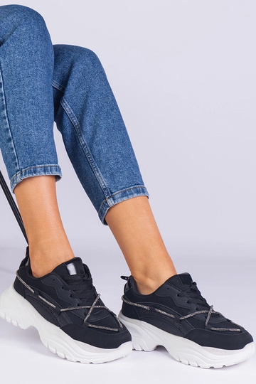 Schwarze Damen-Sneakers verziert mit Zirkonschnur Masala
