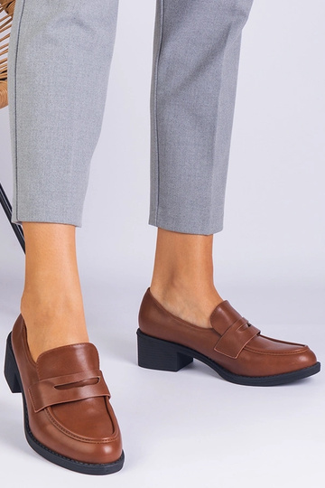 Chaussures à talons bas en... 2