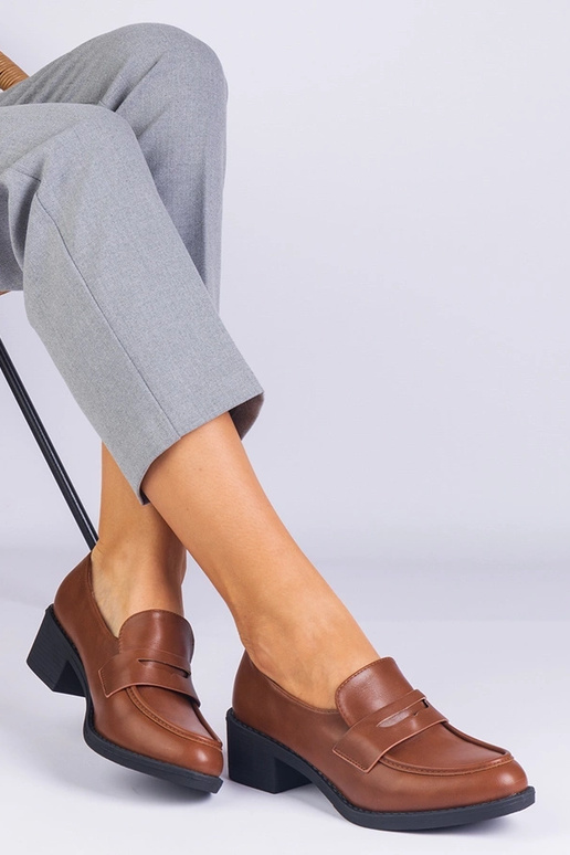 Braune Damenschuhe aus Ökoleder mit... Braune Damenschuhe aus Ökoleder mit...