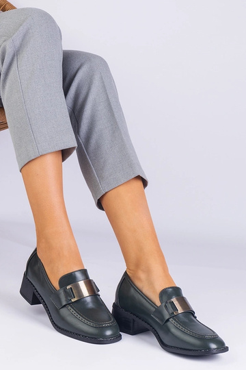 Chaussures à talons hauts...